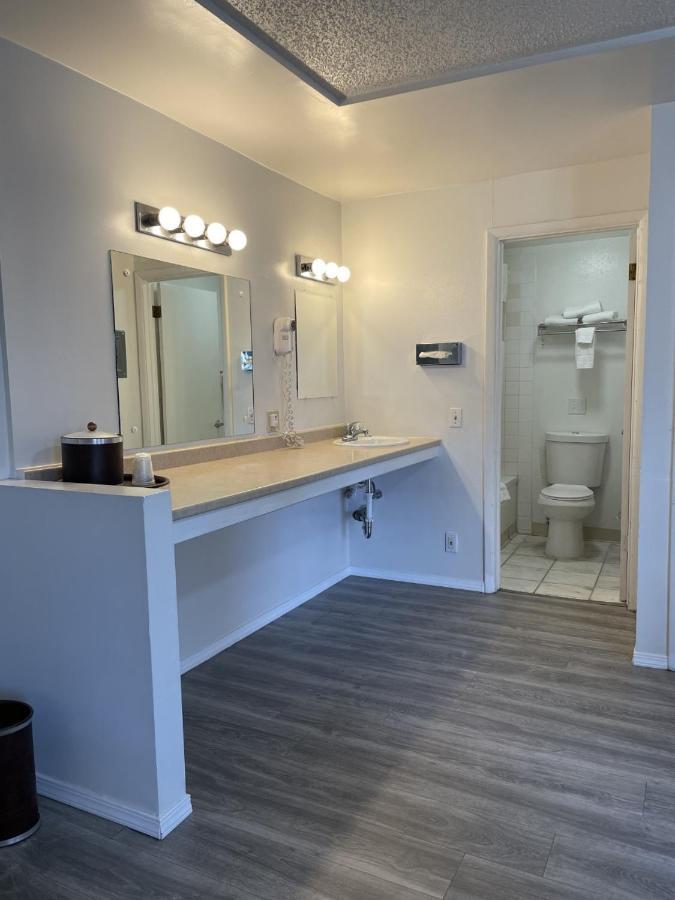 Rodeway Inn & Suites Omak - Okanogan Ngoại thất bức ảnh