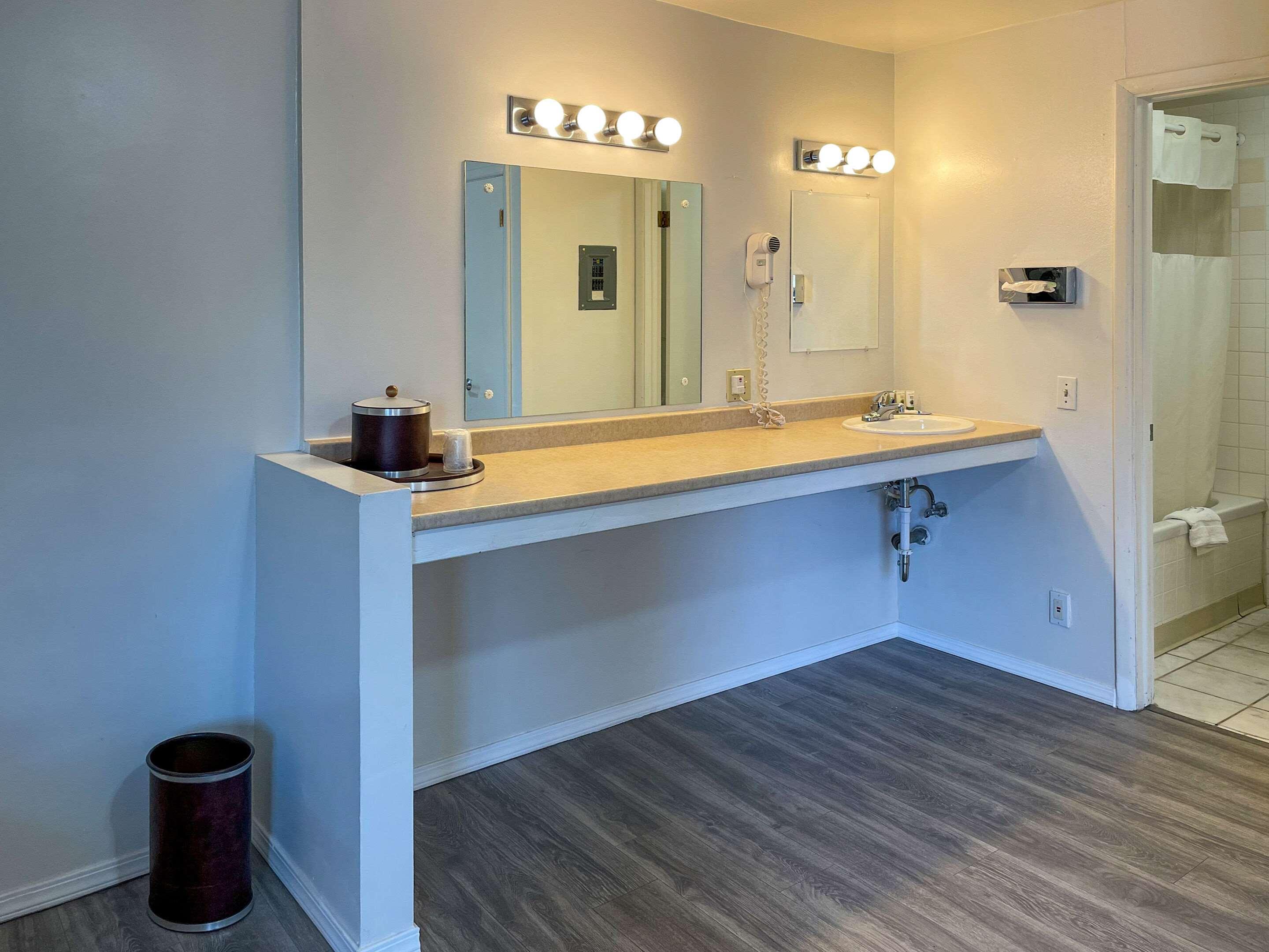 Rodeway Inn & Suites Omak - Okanogan Ngoại thất bức ảnh