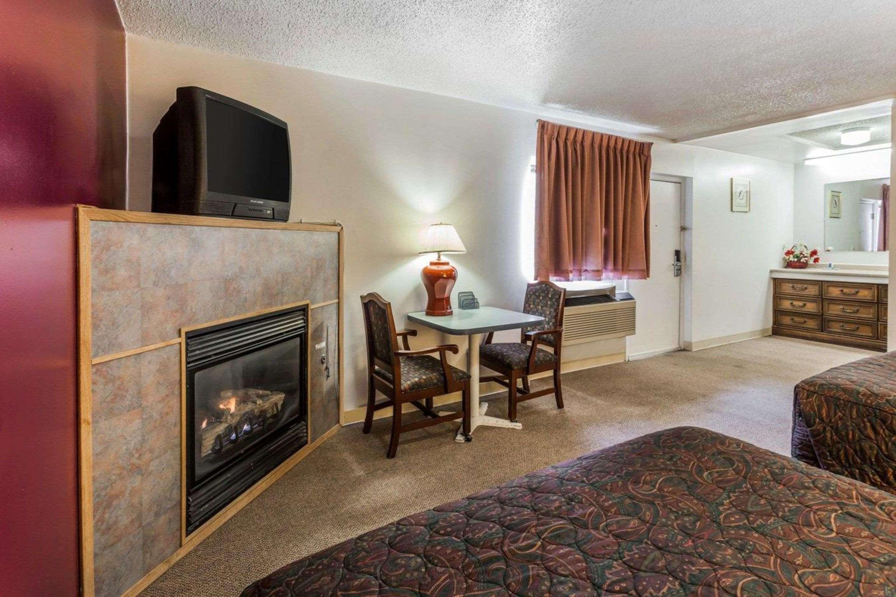 Rodeway Inn & Suites Omak - Okanogan Ngoại thất bức ảnh