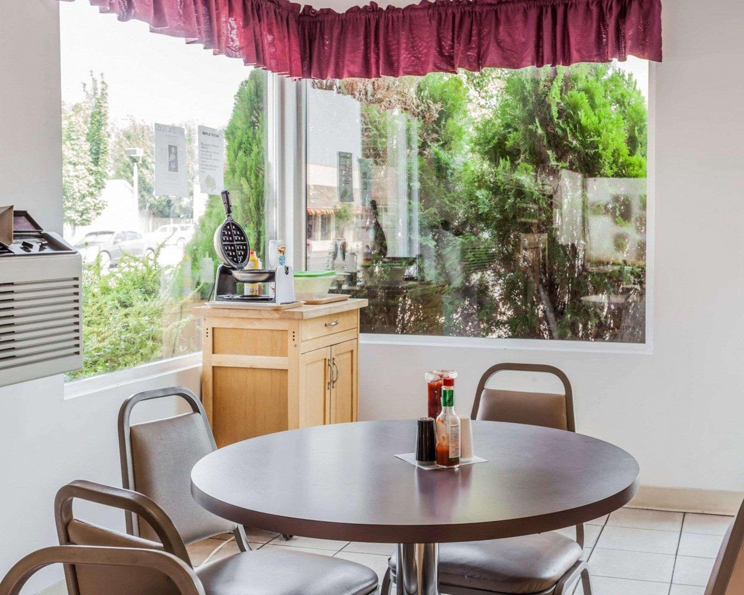 Rodeway Inn & Suites Omak - Okanogan Ngoại thất bức ảnh
