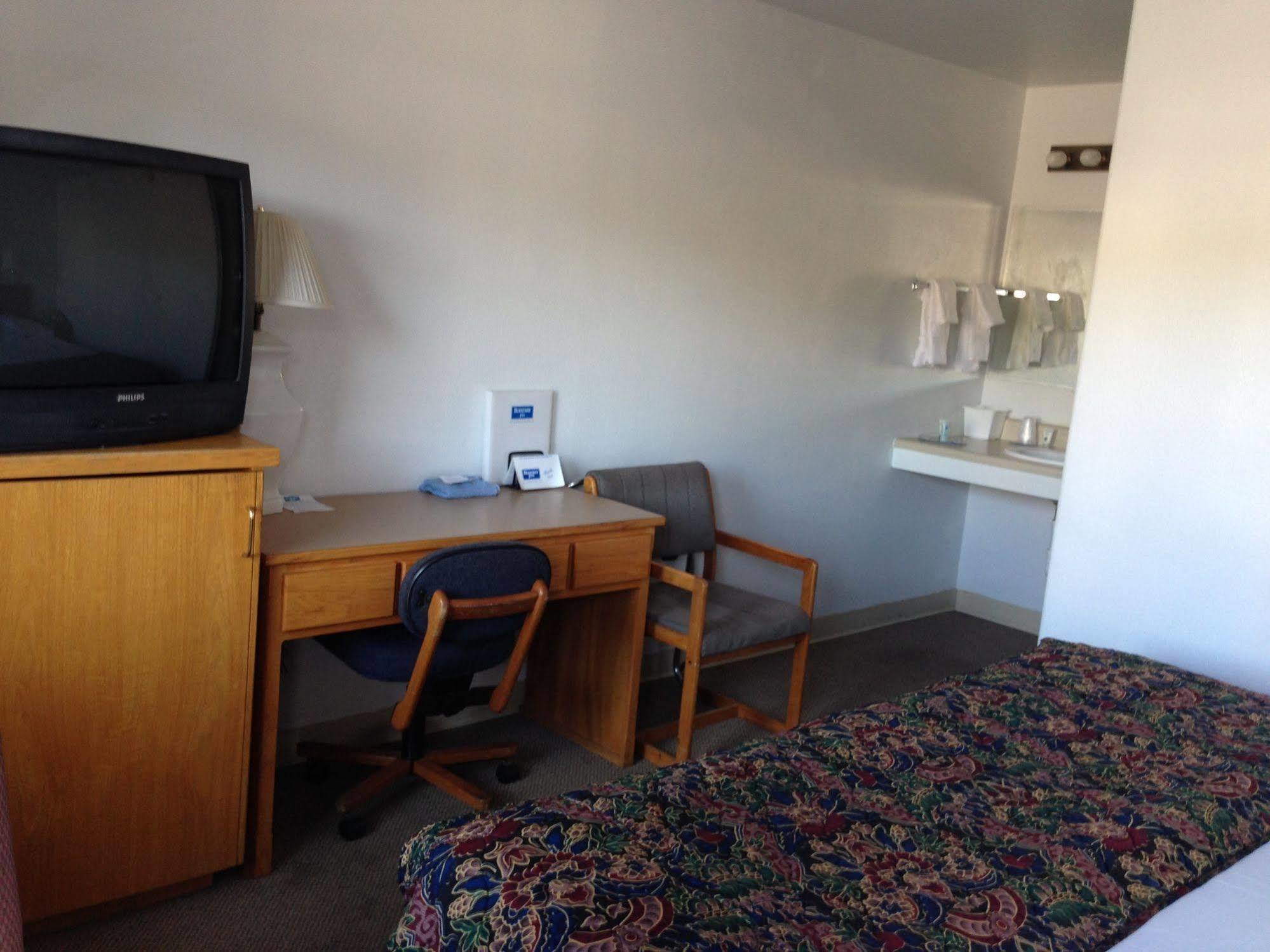 Rodeway Inn & Suites Omak - Okanogan Ngoại thất bức ảnh